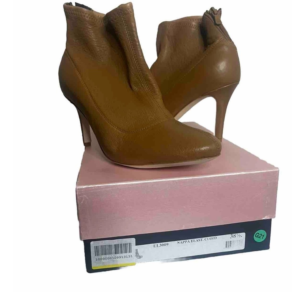 Women’s L’ Arianna Italian leather stretch‎ globe bootie size 38.5. Round toe